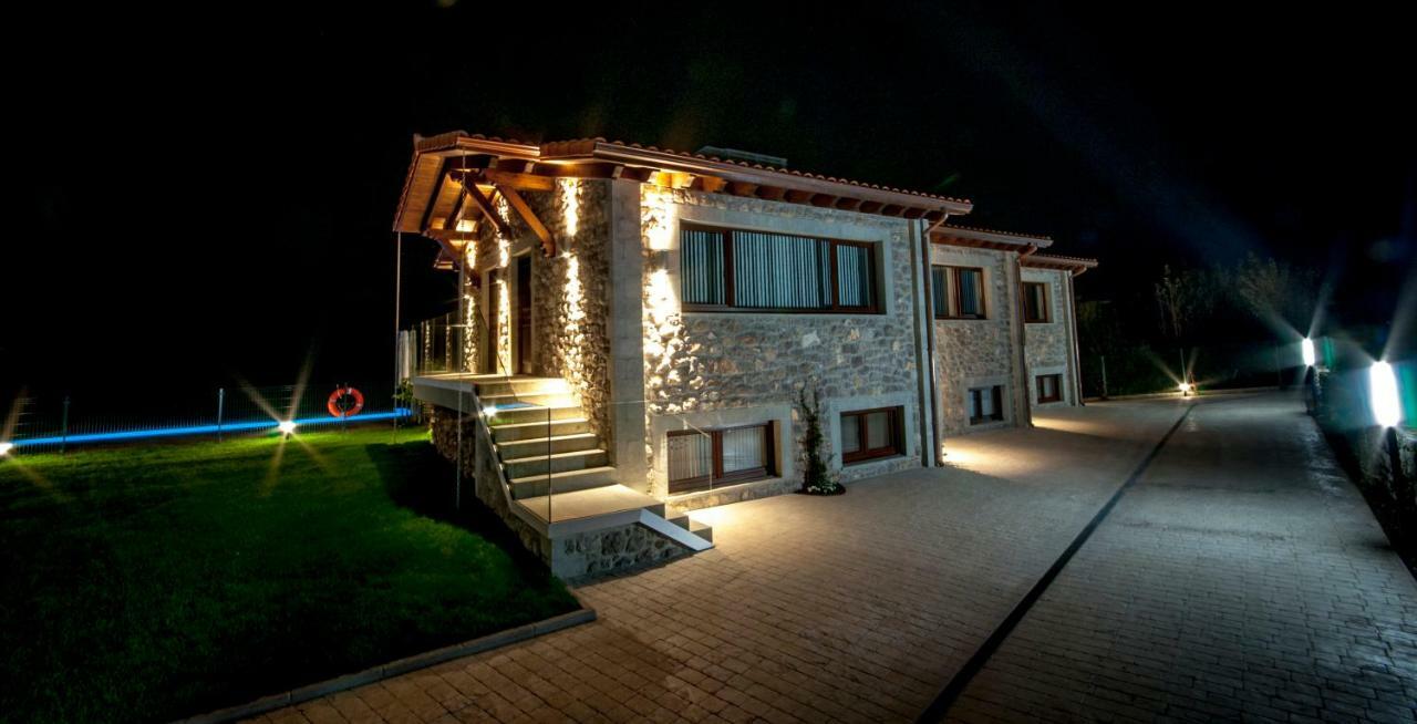 Bufones De Pria Apartamentos Rurales Garaña Exteriör bild